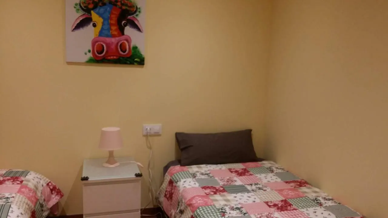 Apartamentos Ferran Paqui Roses 0*,  Spain